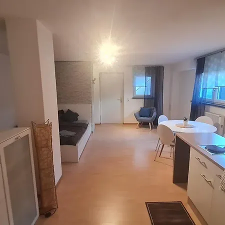 Schoene Souterrain Apartment
