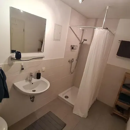Apartment Schoene Souterrain